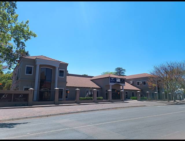 700M² OFFICE TO LET IN BO-DORP